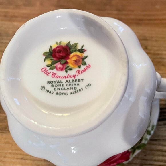 Royal Albert - Old Country Roses - Tea cup - Picture 3 of 3